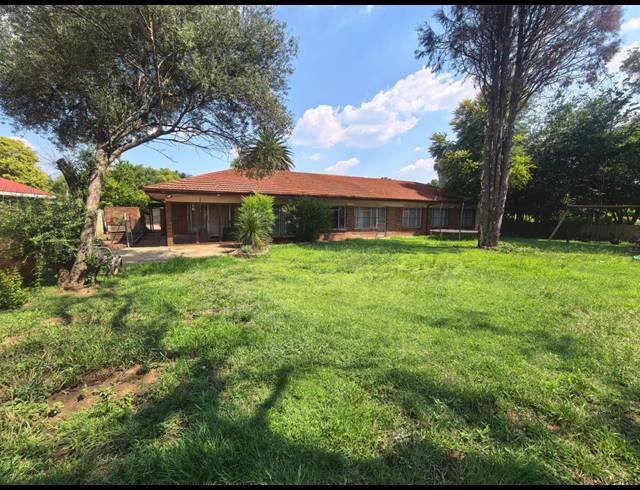 4 BEDROOM HOUSE FOR SALE IN ARCON PARK